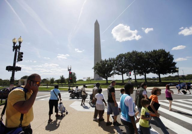 H Ουάσινγκτον ανησυχεί ακόμη μετά τον ασυνήθιστο για τις ΗΠΑ σεισμό